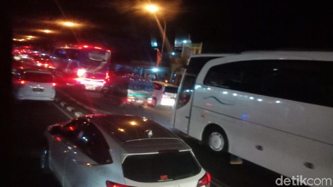 Berita Jalur Nagreg Macet Parah, Kendaraan Nyaris Tak Bergerak Senin 20 Mei 2019 Berita Jalur Nagreg Macet Parah, Kendaraan Nyaris Tak Bergerak Senin 20 Mei 2019