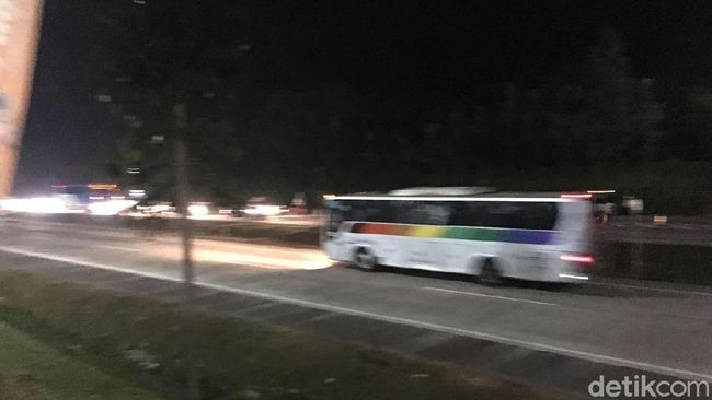 Contraflow Tol Cipali Km 101 Diakhiri, Lalin Arah Jakarta Lancar Contraflow Tol Cipali Km 101 Diakhiri, Lalin Arah Jakarta Lancar