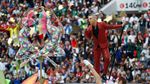 Robbie Williams dan Aida Garifullina Curi Perhatian di Pembukaan Piala Dunia 2018