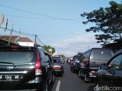 Hari Pertama Lebaran, Nagreg Dipadati Pemudik Lokal