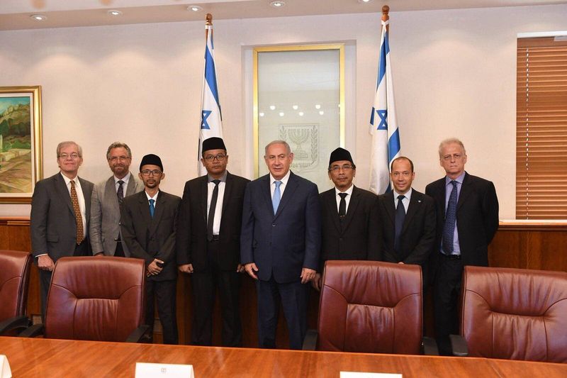 Yahya Cholil Staquf bertemu PM Israel Benjamin Netanyahu