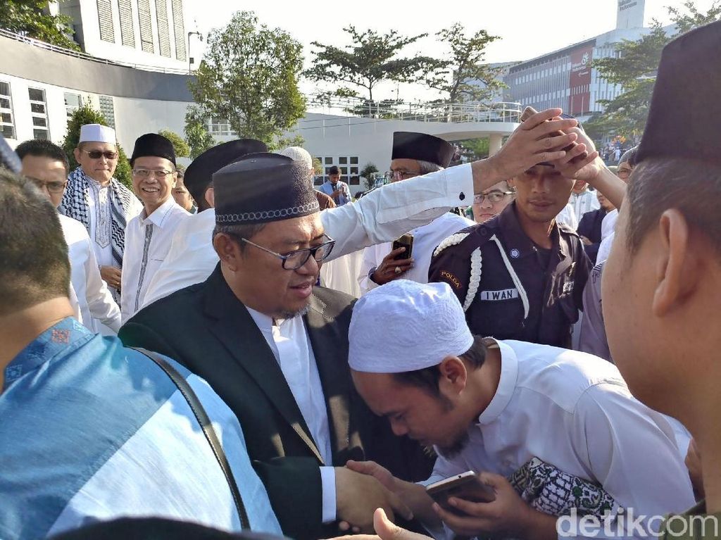 Tak Lagi Jadi Gubernur, Aher Jadi Khatib Salat Id di Gasibu Tak Lagi Jadi Gubernur, Aher Jadi Khatib Salat Id di Gasibu