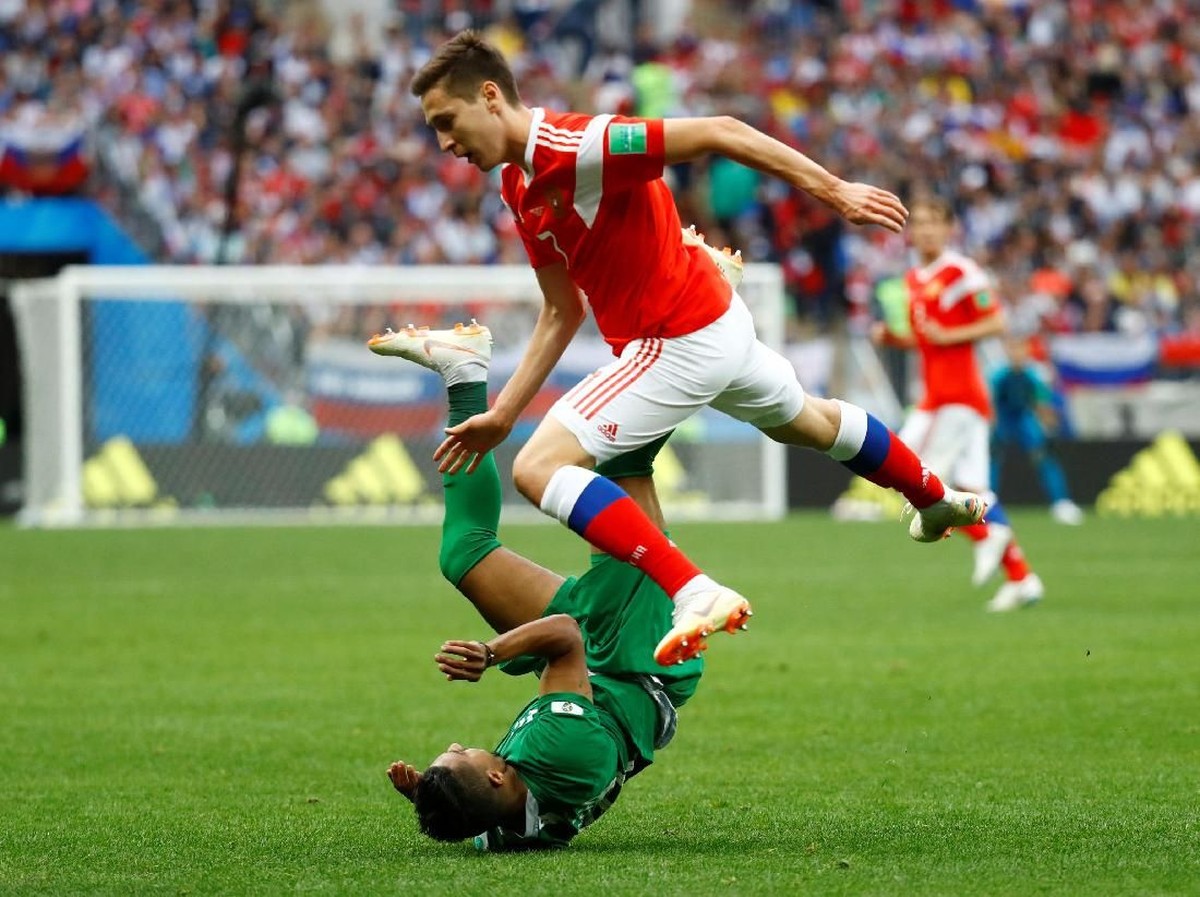 Timnas Rusia mengalahkan Arab Saudi dengan skor 5-0 di laga perdana Piala Dunia 2018. (Foto: Kai Pfaffenbach/Reuters)