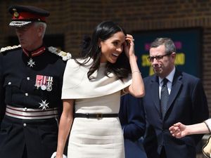 Meghan Markle Sering Pakai Sepatu Kebesaran, Alasannya Jenius Banget Meghan Markle Sering Pakai Sepatu Kebesaran, Alasannya Jenius Banget