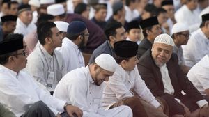 Foto: Senyum Novanto-Nazaruddin Saat Salat Id di Lapas Sukamiskin