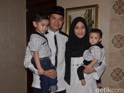 Dude Harlino Pergi Haji, Alyssa Khawatir soal Banjir di Mekah