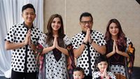 Foto: Adu Gaya Seragam Keluarga Artis di Lebaran 2018, Ashanty sampai KD