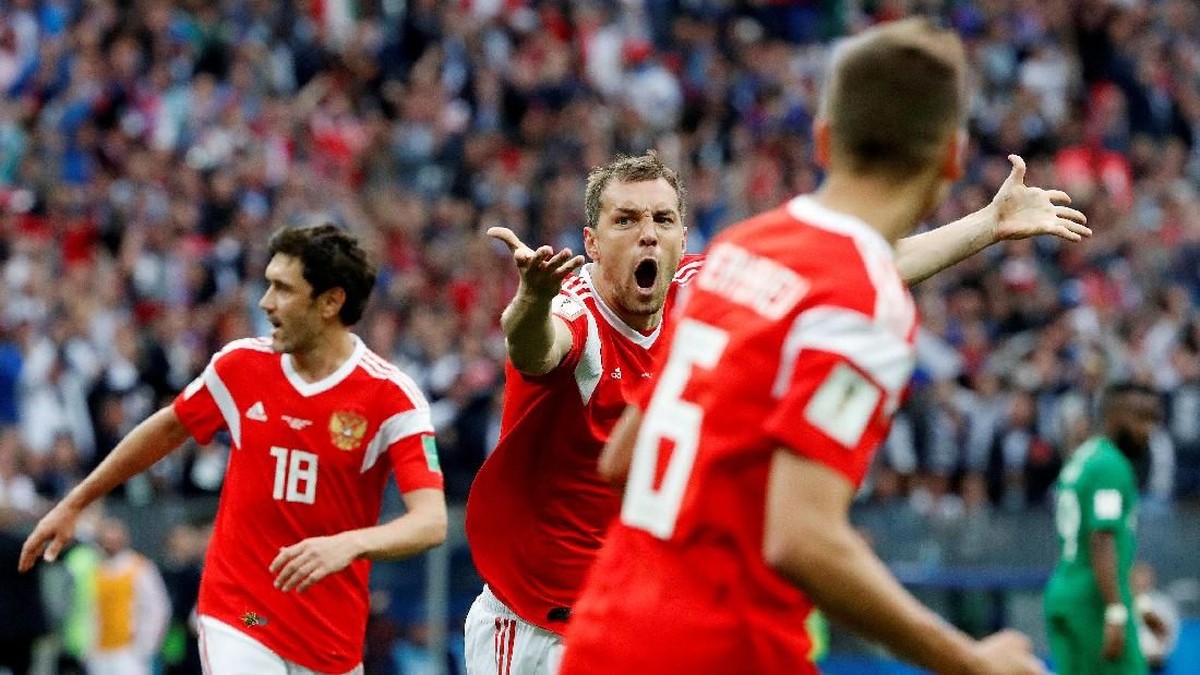 Timnas Rusia saat mengalahkan Arab Saudi. (Foto: Grigory Dukor/Reuters)