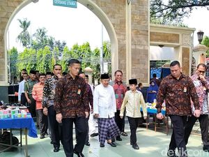 Usai Salat Jumat, JK Gelar Open House di Rumah Dinas Usai Salat Jumat, JK Gelar Open House di Rumah Dinas