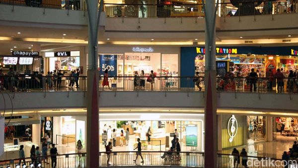 Lebaran Hari Pertama, Mal Ramai Pengunjung