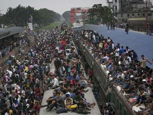 Ngeri! Beginilah Suasana Mudik Lebaran di Dhaka