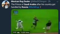 Arab Saudi dibantai lima gol tanpa balas saat mengahadapi tuan rumah Rusia di Luzhniki Stadium, Kamis (14/6/2018) dalam laga Grup A yang jadi pembuka Piala Dunia 2018. Pasti ada yang ngamuk nih melihat tim kesayangannya kalah telak. (Foto: Twitter @MikeElChingon)