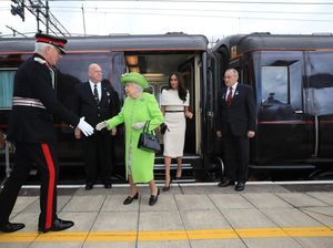 Meghan Markle Dilarang Pakai Perhiasan Ratu Elizabeth, Pangeran Harry Kecewa