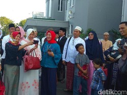 Cerita Risma Menjalankan Puasa Hingga Menjaga Surabaya