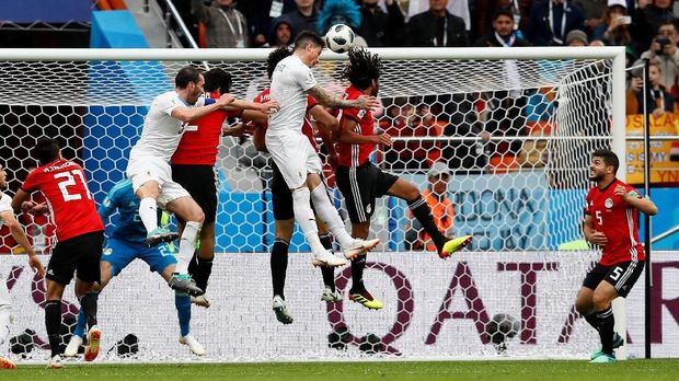 Gimenez memecah kebuntuan Uruguay pada menit ke-69.