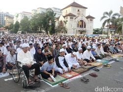 Bacaan Bilal Sholat Idul Fitri Lengkap dengan Tata Caranya