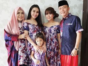 Potret Keluarga Selebriti saat Lebaran, Sophia Latjuba Berhijab Potret Keluarga Selebriti saat Lebaran, Sophia Latjuba Berhijab