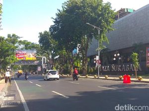 Lebaran Hari Kedua, Kondisi Jalanan di Surabaya Masih Lengang Lebaran Hari Kedua, Kondisi Jalanan di Surabaya Masih Lengang