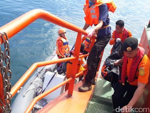 Korban Tewas Kapal Tenggelam di Makassar Jadi 17 Orang Korban Tewas Kapal Tenggelam di Makassar Jadi 17 Orang