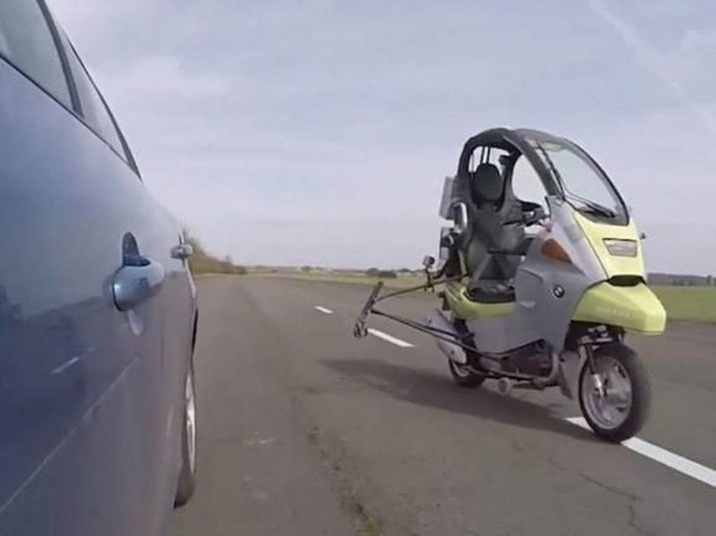 Kayak Ada Hantunya, Begini Cara Motor Tanpa Pengendara Berjalan Kayak Ada Hantunya, Begini Cara Motor Tanpa Pengendara Berjalan
