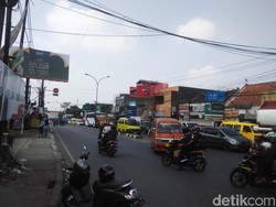 H+1 Lebaran, Padalarang Arah Sukabumi-Cianjur Padat Kendaraan