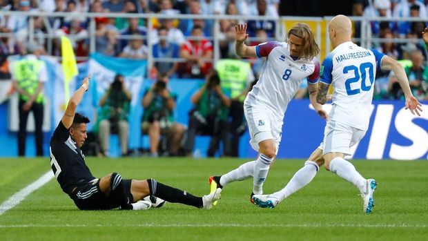 Islandia memberikan perlawanan kepada Argentina.