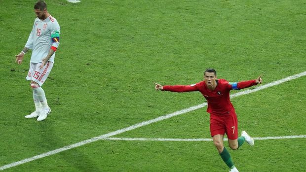 Sergio Ramos gagal menghentikan pergerakan Cristiano Ronaldo.