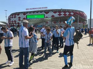 Spartak Stadium yang Merah Kini Membiru Spartak Stadium yang Merah Kini Membiru