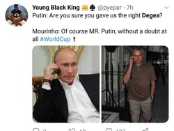 Presiden Rusia Vladimir Putin bahkan sampai bertanya ke Jose Mourinho, apakah dia mengirim David Gea yang bermain di Manchester United atau ada De Gea yang lain? (Foto: Twitter @pycpar)