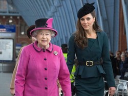 Ratu Elizabeth II Absen di Acara Pembaptisan Pangeran Louis
