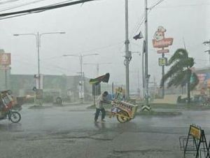 Foto Viral Penjual Es Krim di Tengah Hujan Deras Ini Bikin Netizen Terenyuh