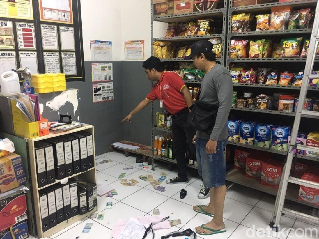 Perampok Sekap Kasir Minimarket di Bali, Rp 50 Juta Dicuri Perampok Sekap Kasir Minimarket di Bali, Rp 50 Juta Dicuri