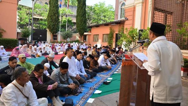 Foto: Suasana Salat Idul Fitri WNI di Roma