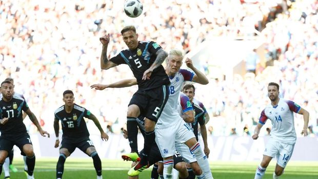 Argentina ditahan imbang 1-1 oleh Islandia. (