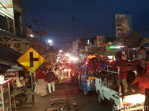 Bogor ke Sukabumi Macet, Kendaraan Terjebak di Jalur Alternatif Bogor ke Sukabumi Macet, Kendaraan Terjebak di Jalur Alternatif