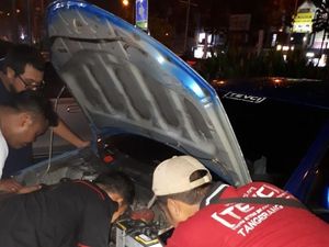 Ngoprek Mobil Manual Sebelum Mudik Ala Komunitas Ngoprek Mobil Manual Sebelum Mudik Ala Komunitas