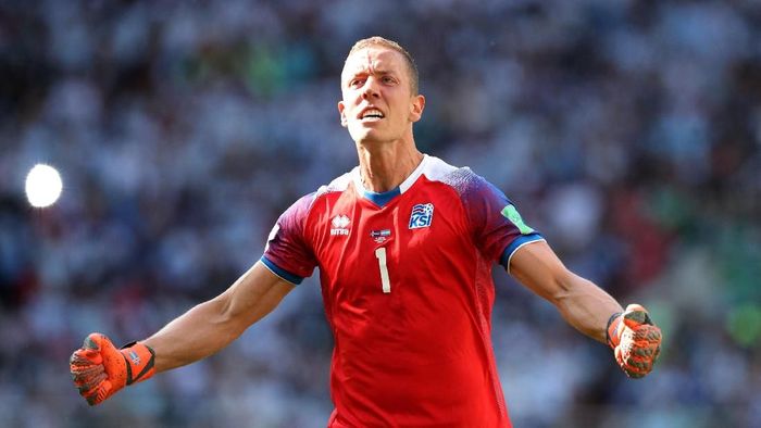 Ekspresi Hannes Halldorsson saat Islandia bisa menyamakan kedudukan atas Argentina di pertandingan pembuka Grup D Piala Dunia 2018. (Foto: Albert Gea/Reuters) Ekspresi Hannes Halldorsson saat Islandia bisa menyamakan kedudukan atas Argentina di pertandingan pembuka Grup D Piala Dunia 2018. (Foto: Albert Gea/Reuters)