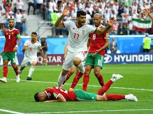 Gol Bunuh Diri Menangkan Iran atas Maroko Gol Bunuh Diri Menangkan Iran atas Maroko