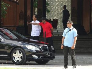 Momen Jokowi Tengok Wajah Baru Balai Kota Surakarta Momen Jokowi Tengok Wajah Baru Balai Kota Surakarta