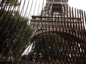 Pagar Antiterorisme Dipasang di Menara Eiffel