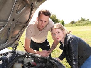 Pasangan Ini Tinggalkan Mobilnya 5 Hari di Taman karena Ular