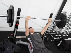 Gaya Nge-gym Mesut Ozil, Gelandang Andalan Jerman di Piala Dunia 2018