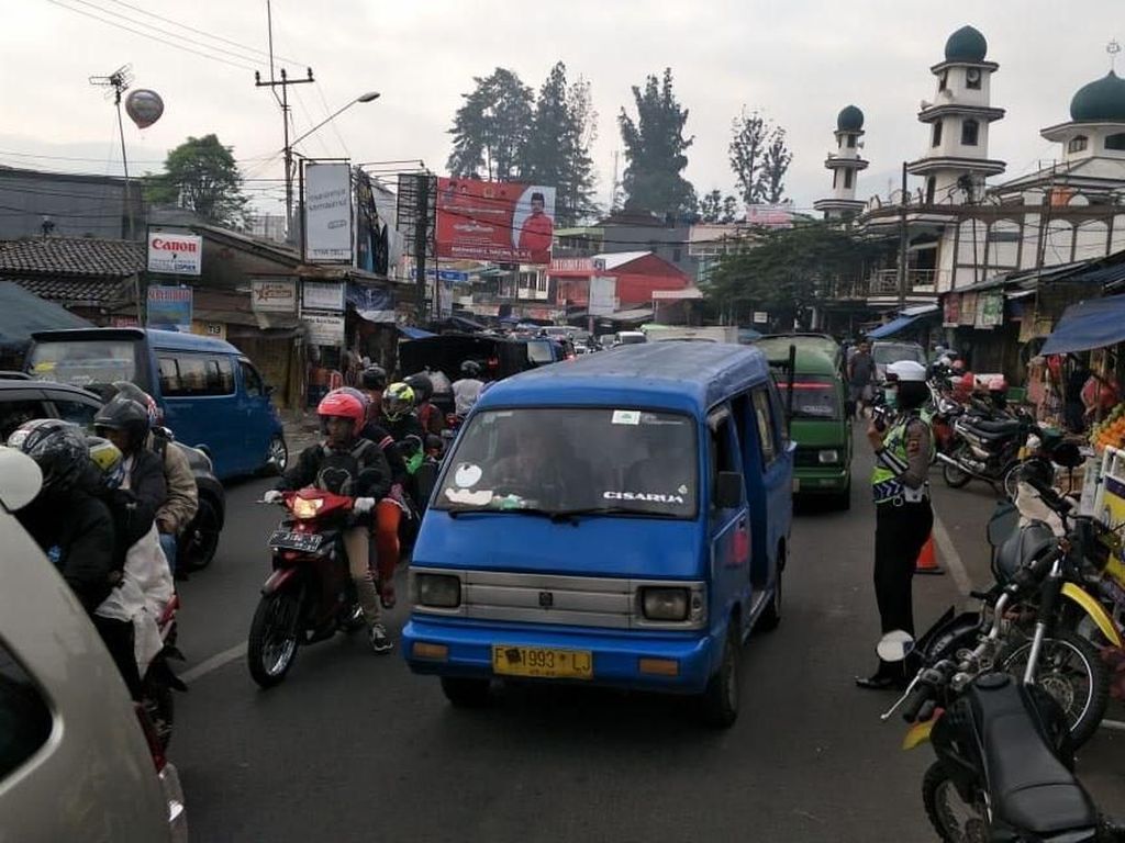Musim Liburan, Warga Diminta Hindari Jalur Puncak Musim Liburan, Warga Diminta Hindari Jalur Puncak
