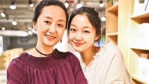 Fotonya Viral, Kecantikan Ibu Anak Ini Sering Dikira Kakak Adik