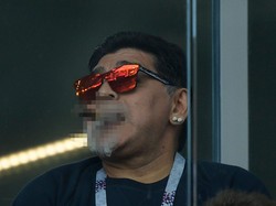 Maradona Ketahuan Merokok, Ini Waktu Maksimal Perokok Bisa Tahan Tidak Ngebul