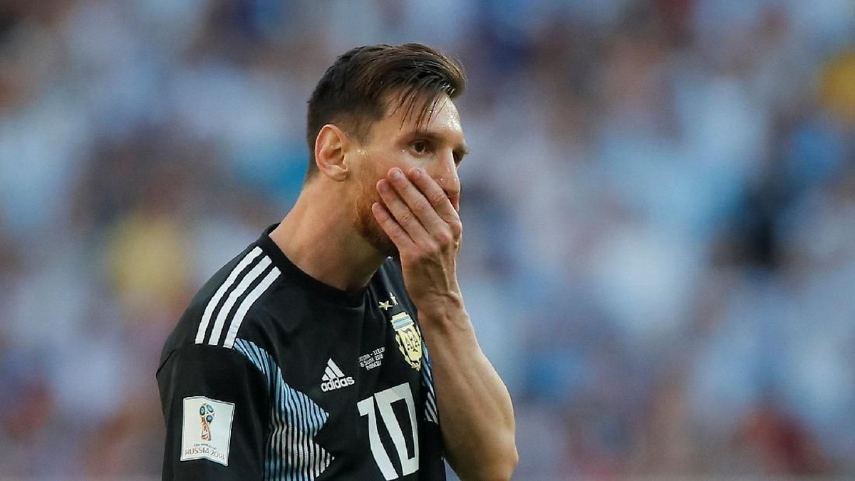 Lionel Messi gagal mengeksekusi penalti saat Argentina ditahan Islandia 1-1 di laga pembuka Grup D Piala Dunia 2018. (Foto: Maxim Shemetov/Reuters)