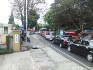 Libur Lebaran, Mobil Pelat B Dominasi Jalur Wisata Lembang Libur Lebaran, Mobil Pelat B Dominasi Jalur Wisata Lembang