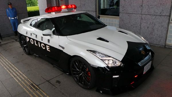 Saat Nissan GT-R Jadi Mobil Patroli Polisi