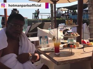 Pamer Istri, Hotman Paris Masih Terus Dikelilingi Cewek-cewek