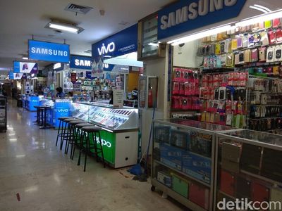 Penampakan Toko HP yang Tak Lagi Ramai Saat Lebaran